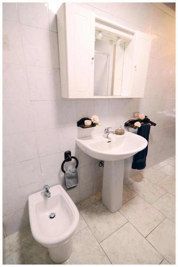 Il Villino Apartments Бари Экстерьер фото